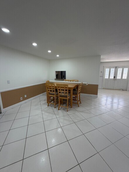 Building Photo - 19323 Carolina Cir