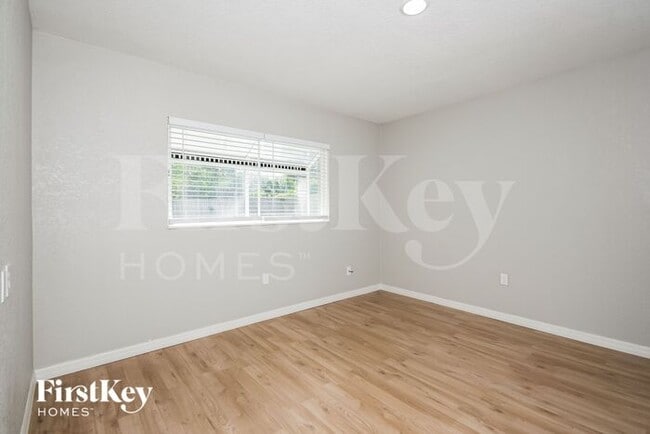 Building Photo - 815 Lake Elbert Ct