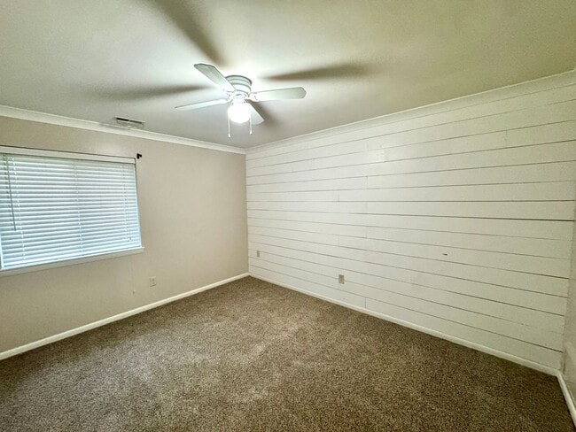 Building Photo - Modern Comfort & Convenience – 4BR/2.5BA i...