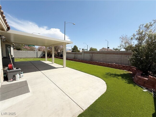 Building Photo - 3744 Crescent Canyon St