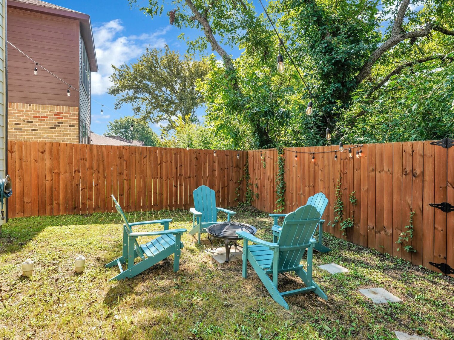 Building Photo - 721 Perry Ave