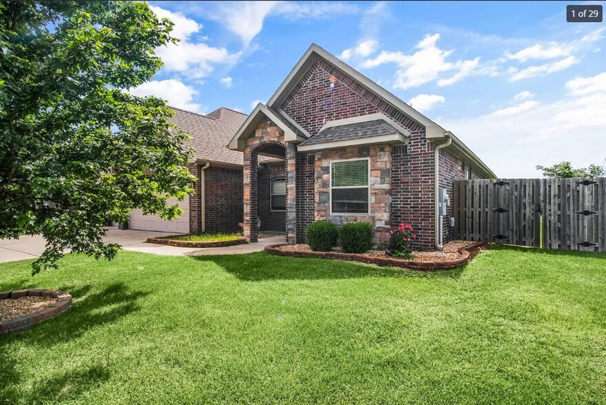 Primary Photo - 2300 SW Chaddington Rd
