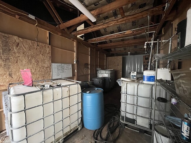 Building Photo - 16093 SW Roy Rogers Rd