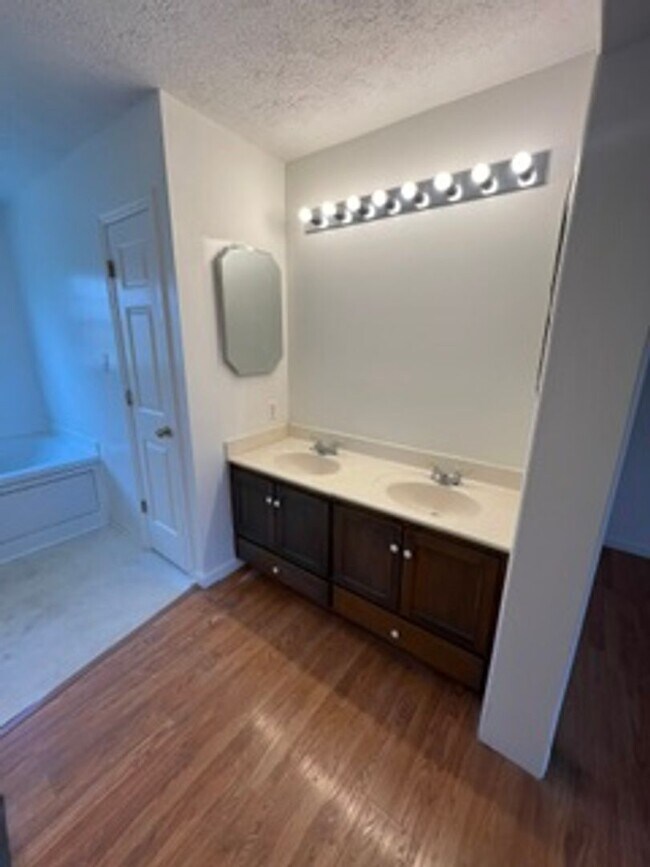 Building Photo - Single family home located in southern Rockbridge County minutes from I81