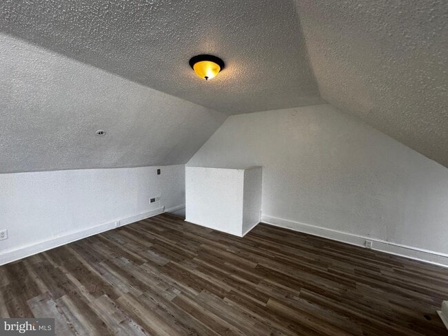 Building Photo - 323 E Vine St