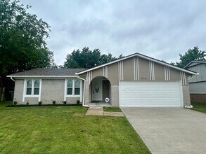 Building Photo - 3716 S 110th E Ave