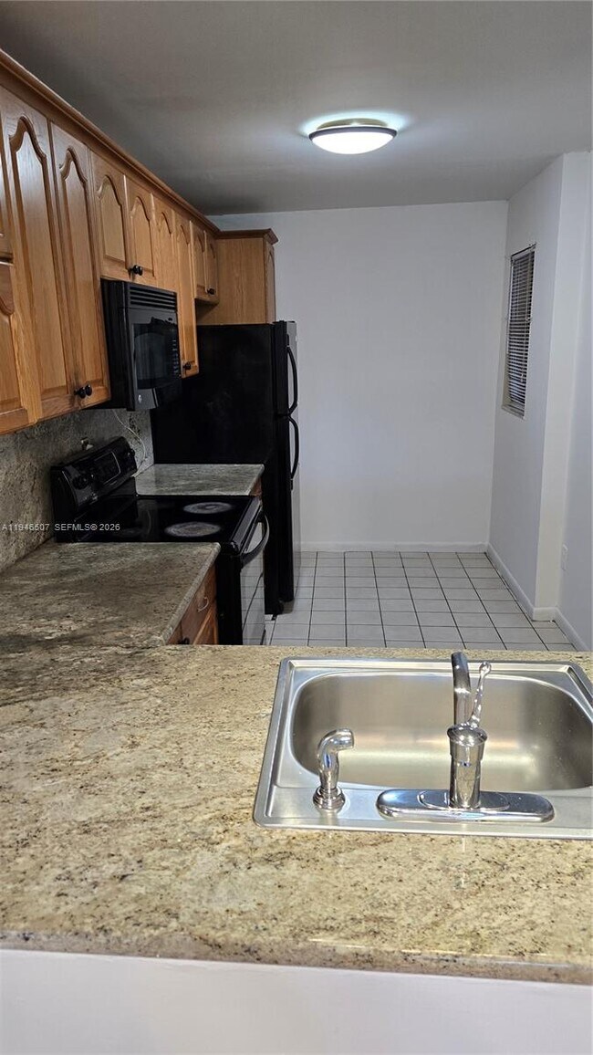 Building Photo - 871 NE 207th Ln