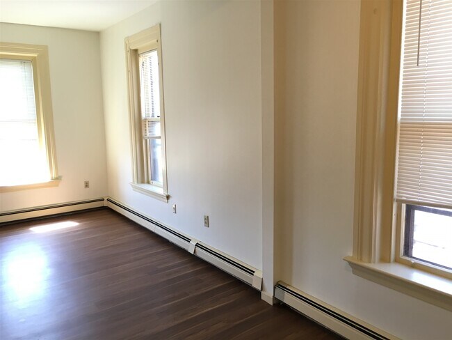 Building Photo - 124 Orange St