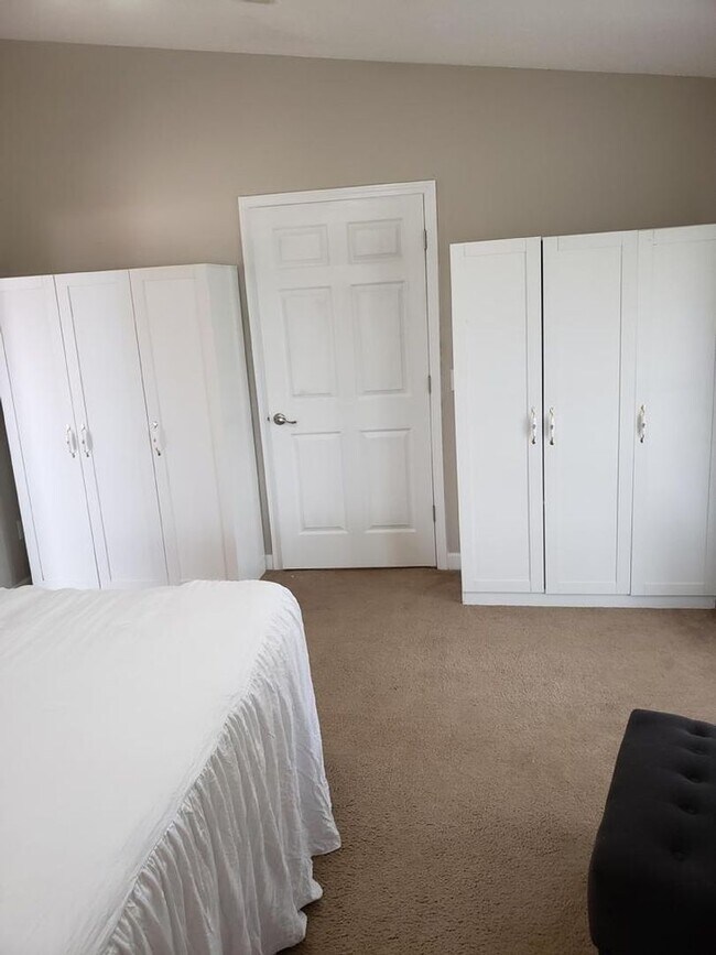 Building Photo - The Woodlands Subdivision/ Level Plains .... COMPLETELY FURNISHED WITH POOL!!!