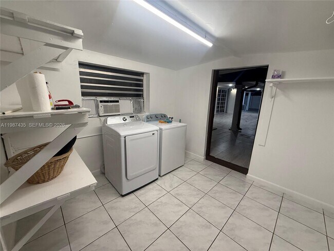 Building Photo - 11602 NW 58th Ave