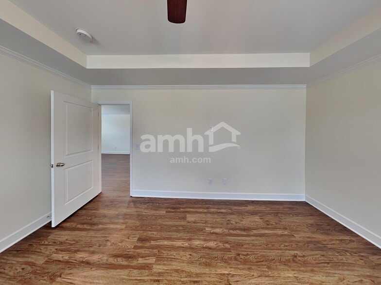 Building Photo - 5083 Trailwater Dr
