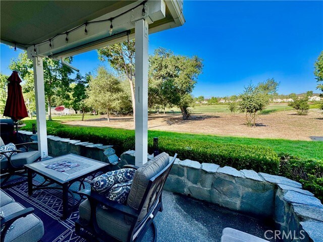Building Photo - 33 Oak Knolls