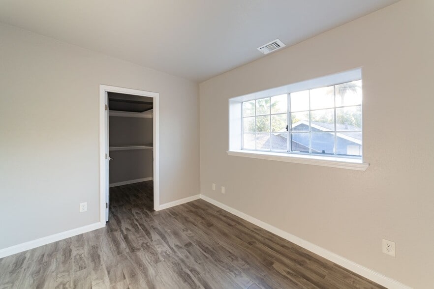 Building Photo - 1334 Lee Ave