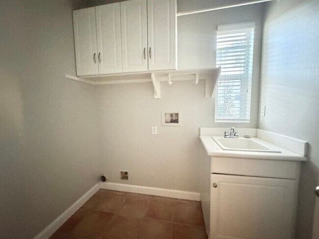 Building Photo - 2871 Pinta Ct