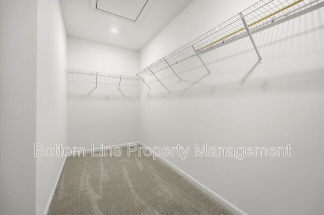 Building Photo - 27 Broward Ln