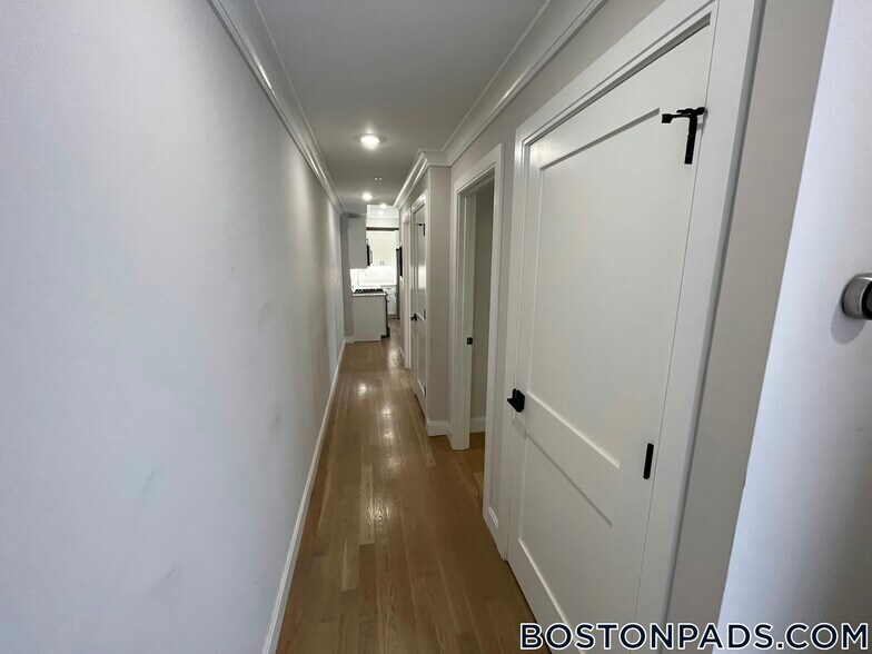 Building Photo - 47 Englewood Ave