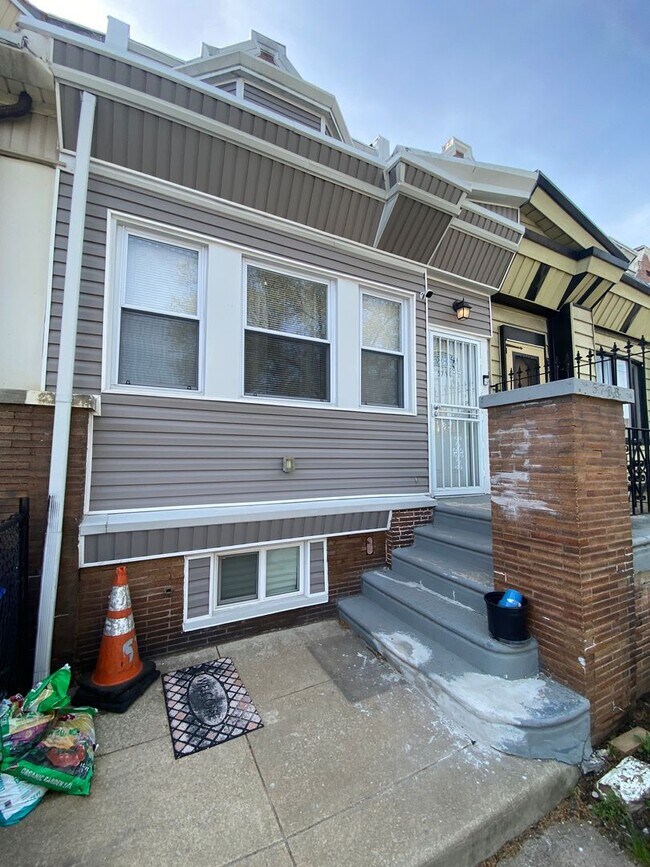 Building Photo - 5706 Warrington Ave