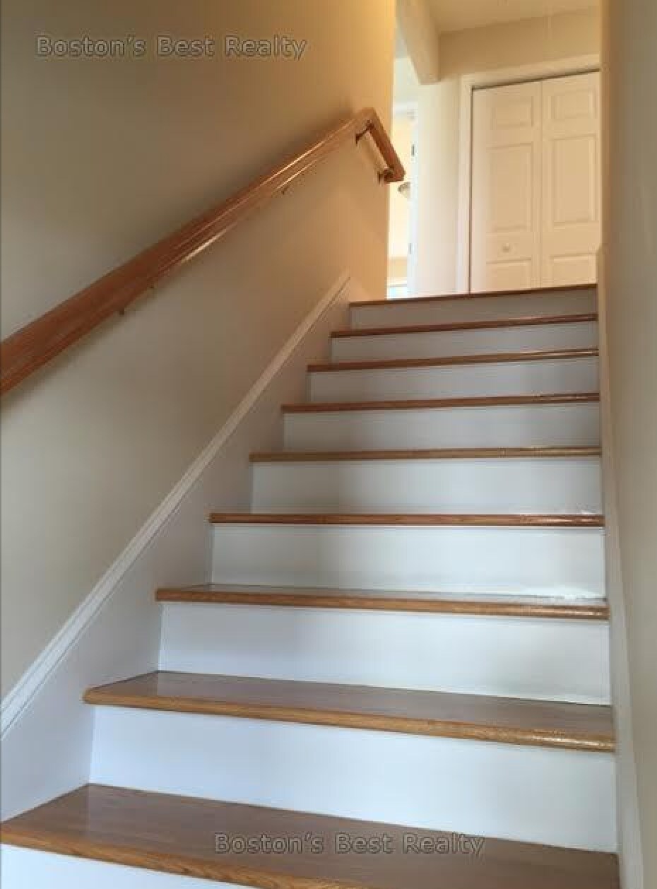 Building Photo - 87 Linden St