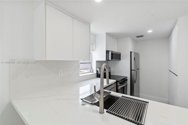 Building Photo - 3597 SW 17th St