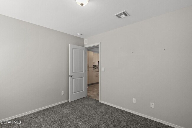 Building Photo - 947 Follifoot Pl