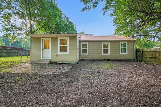 Building Photo - 1003 Pecan Ave