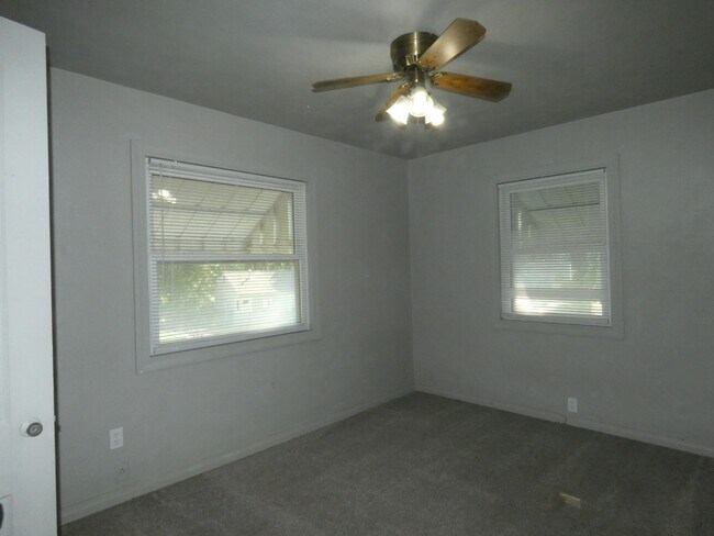 Building Photo - 5100 NE Marvin Rd