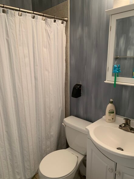 2nd full bath - 1244 Carrollsburg Pl SW