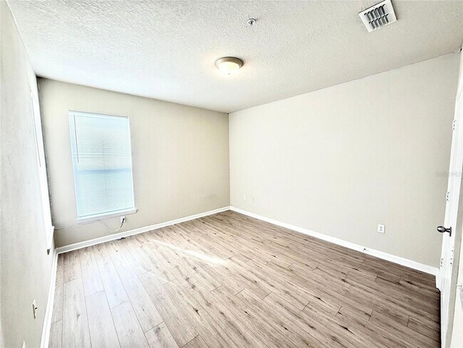 Building Photo - 8842 Villa View Cir