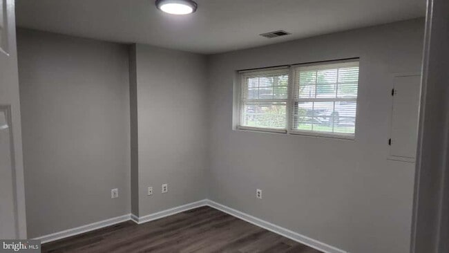 Building Photo - 2420 Sandwich Ct