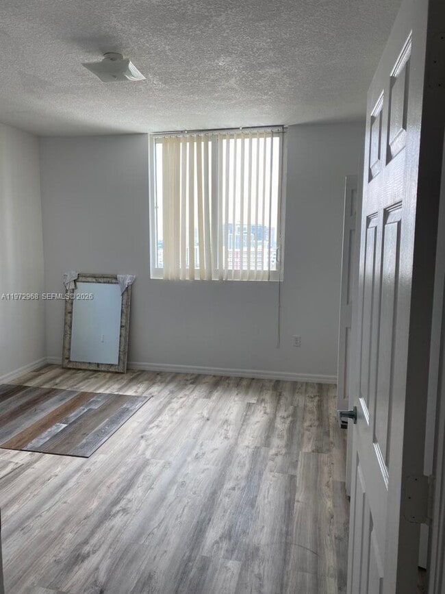 Building Photo - 275 NE 18th St