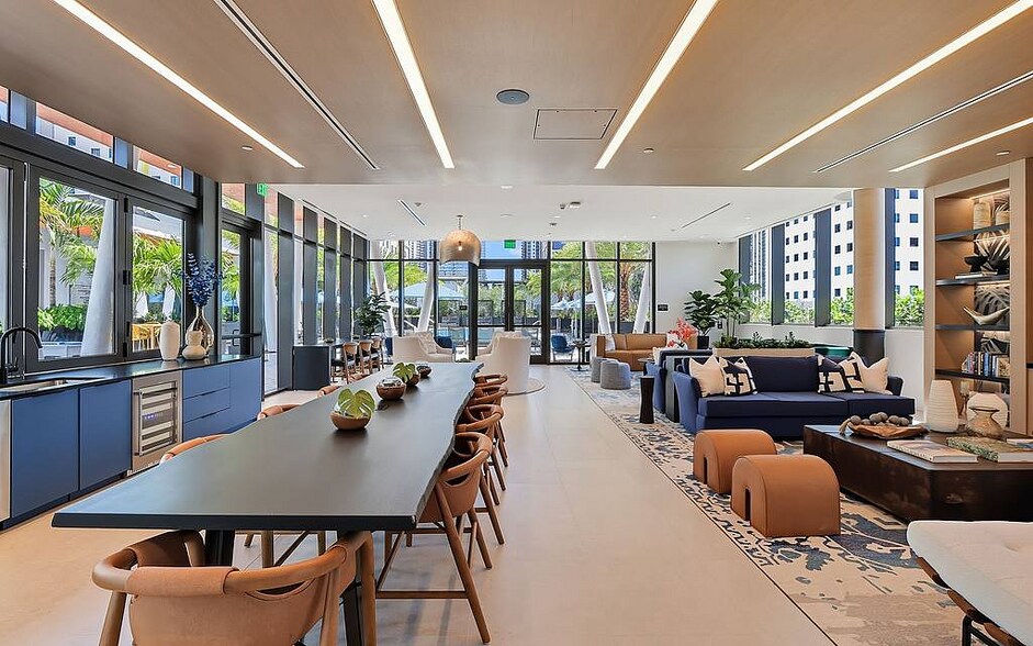 Building Photo - 777 NW 2nd Ave