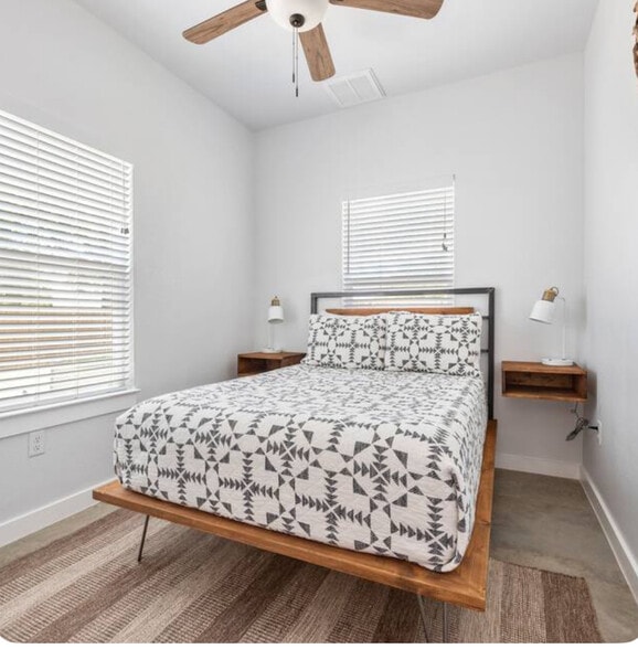 Building Photo - 1004 13th St