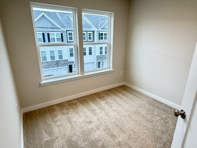 Building Photo - 531 Cooper St