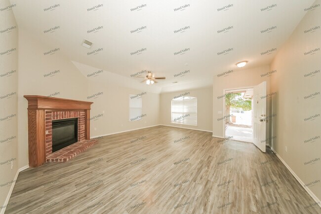 Building Photo - 3417 Shona Way