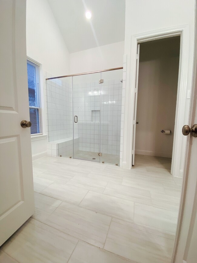 Building Photo - 28096 Woodland Bend Way