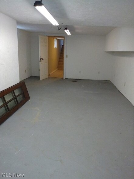 Building Photo - 171 Woodbine Ave SE