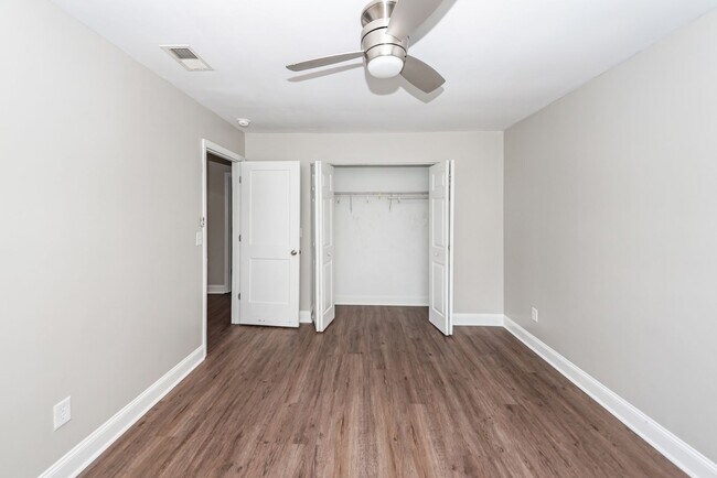 Building Photo - 3 Bedroom, 2 bathroom home in Moss Point - Ladson