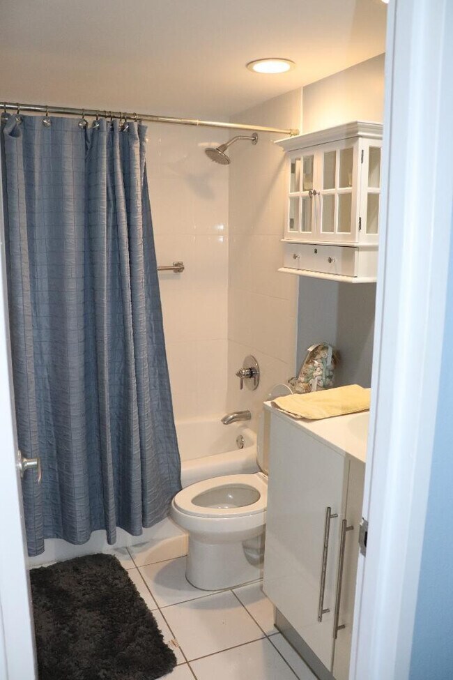 Building Photo - 3001 S Ocean Dr