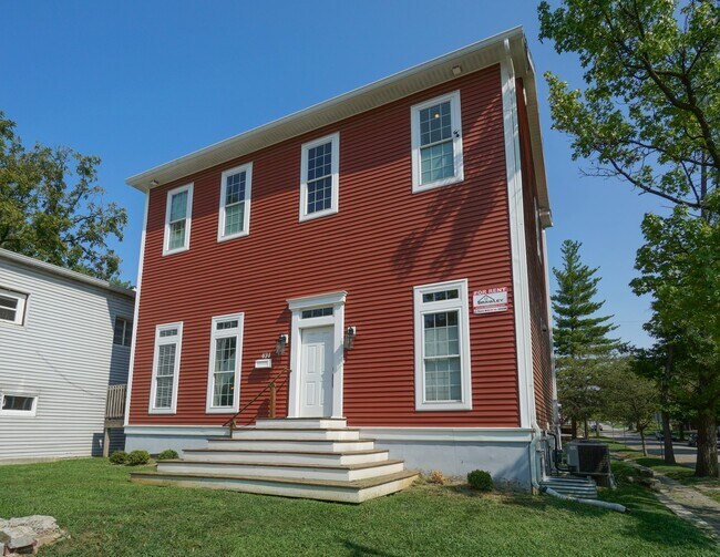 Building Photo - 431 E 10th St