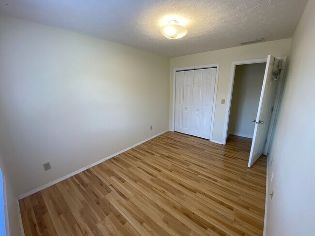 Building Photo - 434 W Northlane Dr