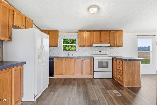 Building Photo - 1385 Live Oak Rd