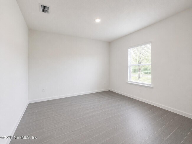 Building Photo - 112 Wrensong Pl