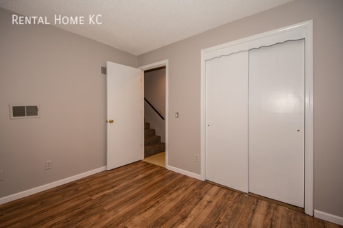 Building Photo - 1515 E Leona-