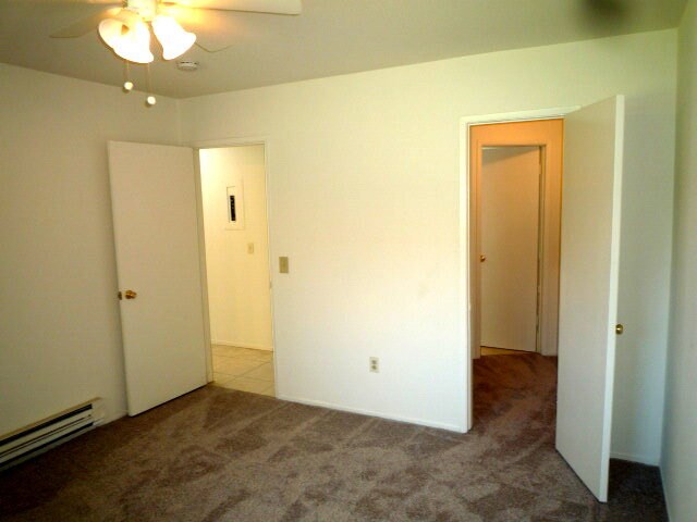 Building Photo - 1800 E Heim Ave
