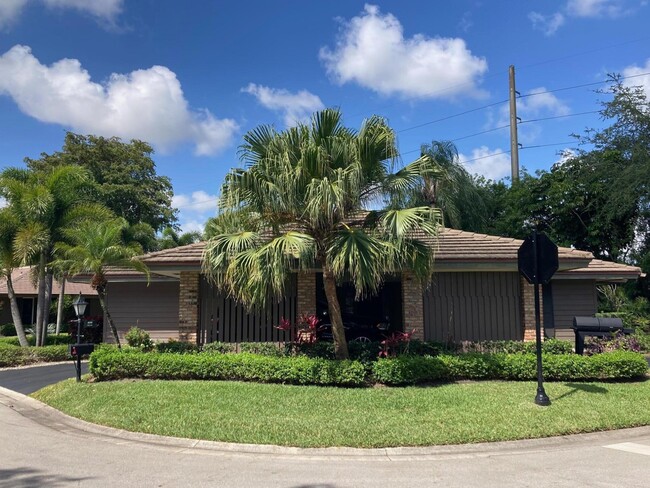 Primary Photo - 609 Cypress Key Dr