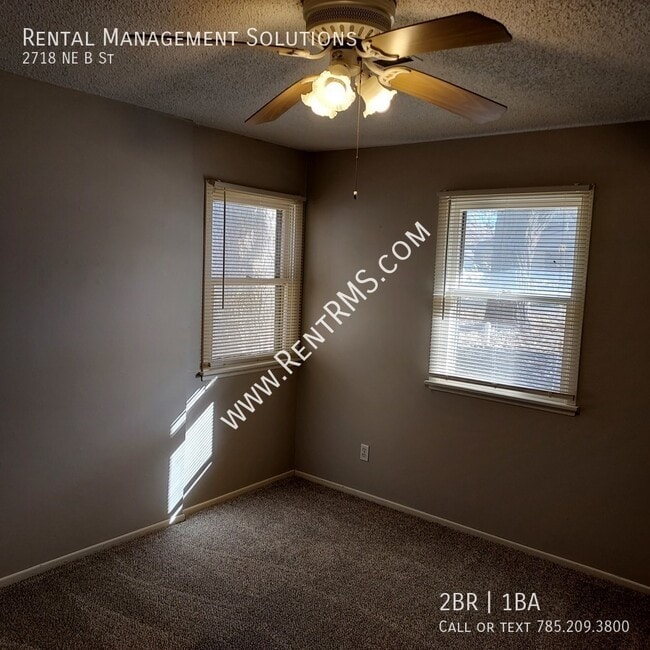 Building Photo - 2718 NE B St