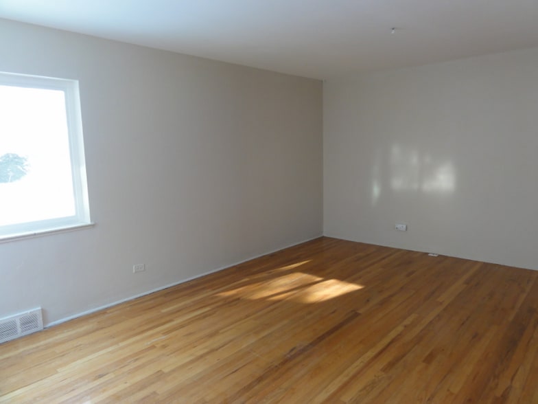 Building Photo - 2740 Adams St