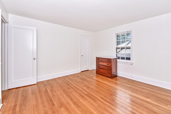 Building Photo - 61 Villa Ave