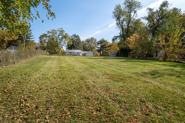 Building Photo - Beautiful Slab Home in Imperial with over ...