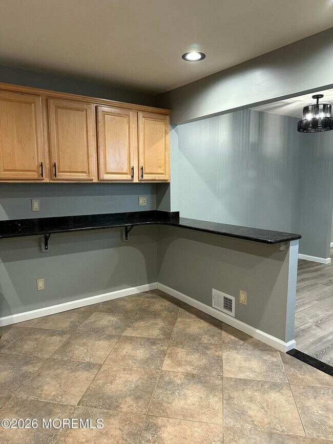 Building Photo - 53 Primrose Ln